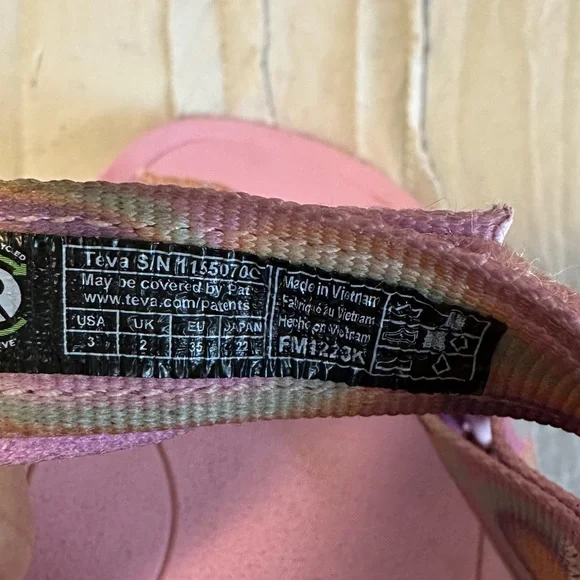 Teva Hurricane XLT2 Sandal | Size 3 - Picture 9 of 10